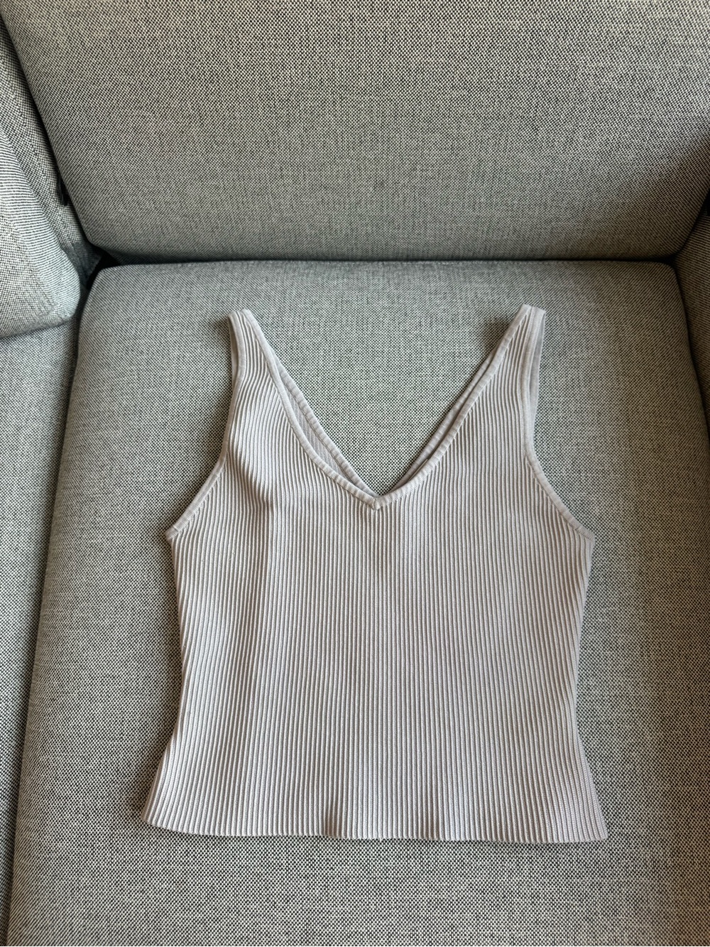 Aritzia Babaton V neck Contour Top